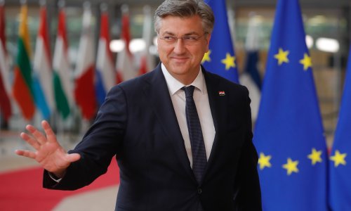 Plenković s kongresa stranke: Ukrajina zaslužuje status kandidata za EU