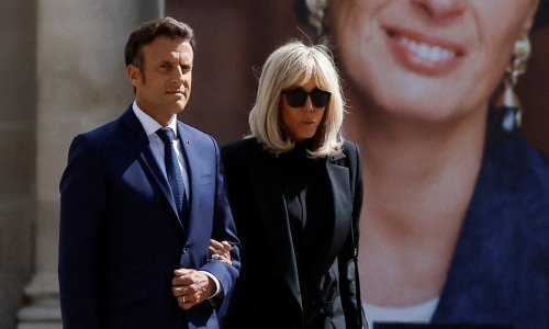 Klasik koji nikad neće biti out: Modna kombinacija Brigitte Macron osvaja na prvi pogled