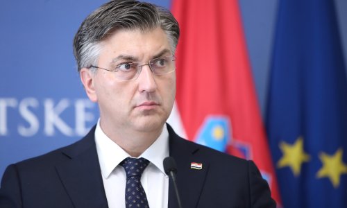 Plenković poručio Srbiji da nije vrijeme za sjedenje na dvjema stolicama: 'Mora dobro paziti čiju stranu bira'