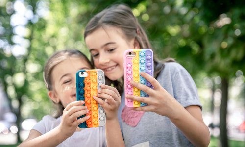 Postoji jedan dobar razlog zašto klincima treba dati mobitel u ruke