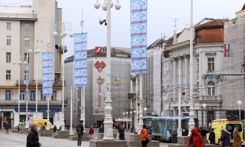 Zbog zabrane zastava Hoda za život podignuta tužba protiv Tomaševića