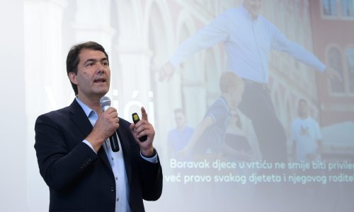 [FOTO] Đogaš predstavio program i najavio: Preispitat ćemo financiranje Grada Splita