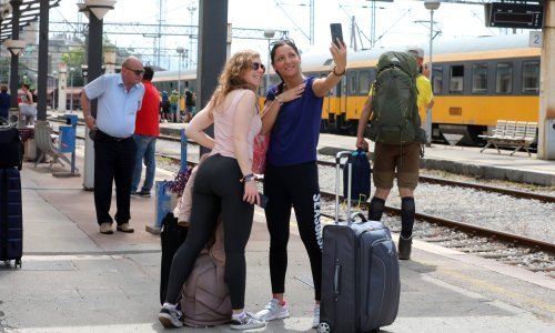 [FOTO/VIDEO] Prvi ovogodišnji turistički vlak iz Praga stigao u Rijeku