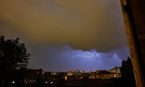 [FOTO/VIDEO] Strašna oluja poharala Francusku: U nevremenu s tučom jedna osoba poginula, 15 ozlijeđeno