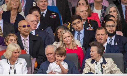 Princ Louis pravi je miljenik obitelji: Pogledajte dirljiv trenutak djeda, princa Charlesa i četverogodišnjeg unuka