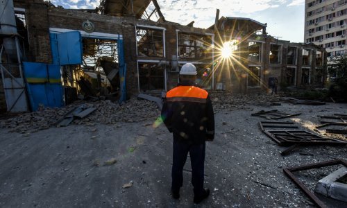 [FOTO] Kemijska tvornica u Sjeverodonecku gotovo uništena, ne zna se što je s civilima