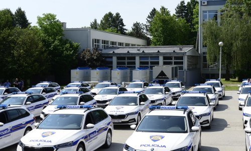 [FOTO] MUP preuzeo prvih 50 policijskih Škoda Octavia: Ostatak od 522 novih vozila stiže do kraja srpnja