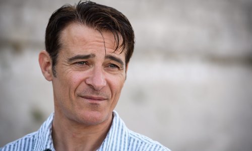 Goran Višnjić novim, drastično promijenjenim izgledom podsjetio na oskarovca Seana Conneryja