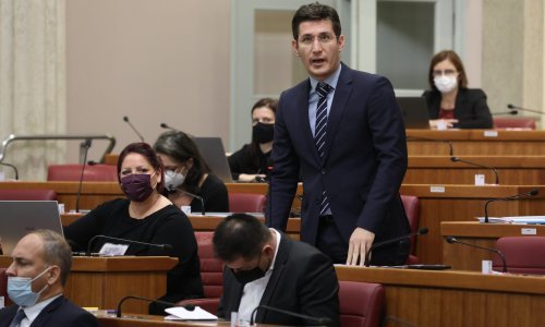 [FOTO] Burna rasprava o sigurnosti prometa na cestama: 'Liječnike ćete pretvoriti u špijune! Jeste li svjesni da ćete povećati broj suicida branitelja?'