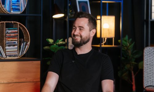 Matija Cvek: 'Ako pjesmu i ne smatraš kvalitetnim proizvodom, onda je važno da ti dijete bude bar lijepo odgojeno. Pjesme smatram svojom djecom'