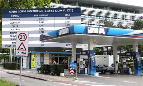 Nakon intervencije Vlade pale su cijene goriva, ali i dalje se isplati potegnuti preko granice. Ako ste blizu Slovenije ili BiH, nema se što misliti