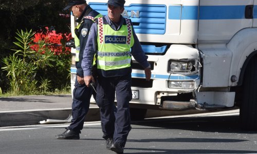 Vožnja pijanog kamiondžije suprotnim smjerom u Puli koštala ga je sedam tisuća kuna i sedam mjeseci bez vozačke