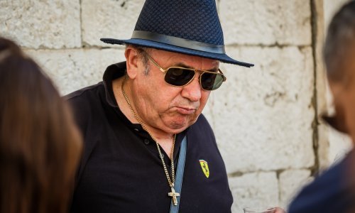 Ništa od prodaje Kerumove svinjogojske farme, zaustavili je skupljači željeza i ispaša stoke