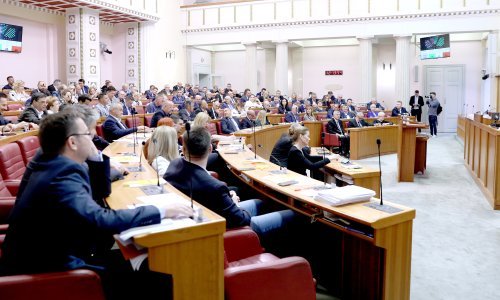Manji oporbeni klubovi podržavaju promjene Ustava oko referenduma