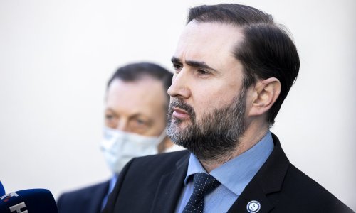 Luetić: Gotovo svaki ministar mijenjao je pravila o dvojnom radu liječnika