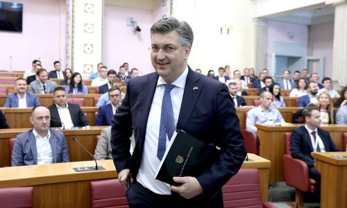 [FOTO/VIDEO] Zasjeda konferencija mladih u Saboru, evo koje su im savjete udijelili Plenković i Jandroković