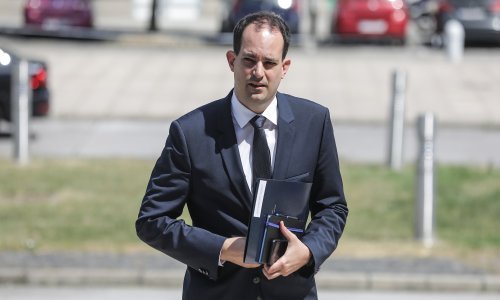 Nema više zapošljavanja 'preko veze' u državnim službama; stiže robot koji će birati najbolje kandidate