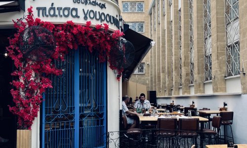 Cipar osvaja prelijepom prirodom, bogatom gastroscenom i zaraznom energijom, a iza te neodoljive fasade krije se kompleksna povijest Mediterana