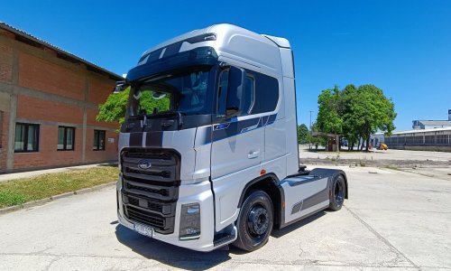 [FOTO/VIDEO] Vozili smo se u Ford F-MAX Blacklineu: Vrhunski tegljač s dizajnom inspiriranim Mustangom