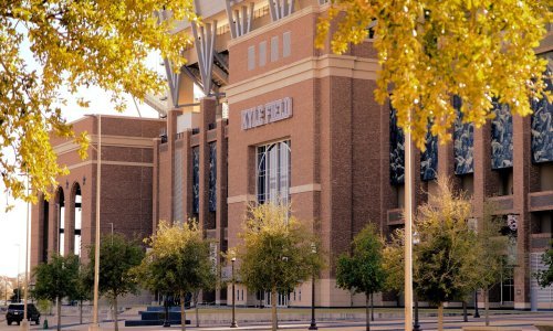 Želite studirati u SAD-u? Na virtualnoj američkoj smotri sveučilišta možete saznati kako, nude se i stipendije