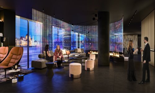 Zavirite u art'otel budapest koji nakon opsežne renovacije blista u novom i modernom izdanju - uz ekskluzivnu izložbu Donalda Sultana