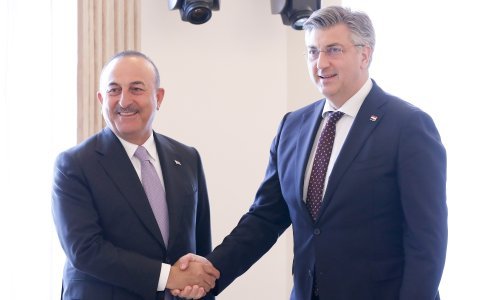 Plenković se susreo s turskim ministrom Cavusogluom: Hrvatska i Turska dijele stavove o važnosti pune ravnopravnosti u BiH
