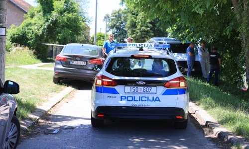 73-godišnjak u Vukovaru otvorio vrata, a pred kućom mu eksplodirala bomba. Policija: Bomba je podmetnuta