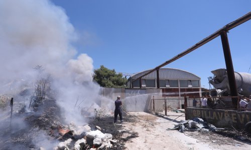 Gusti dim na Sirobuji u Splitu; vatrogasci: Ne radi se o opasnom požaru