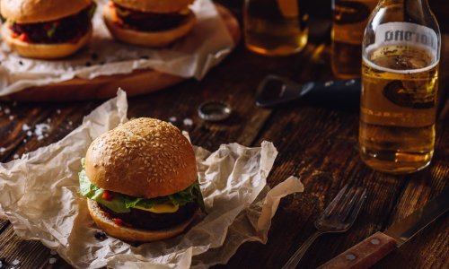 Nema piva u bocama, luka, salate, pa čak ni kokica: Zbog poremećaja u opskrbi McDonald's morao obustaviti prodaju krumpirića