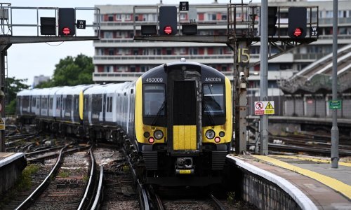 Drastična inflacija Britance tjera u štrajk; u utorak starta 50.000 željezničara, slijedit će ih i drugi