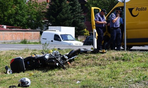 U sudaru s teretnim vozilom poginuo poduzetnik na motociklu
