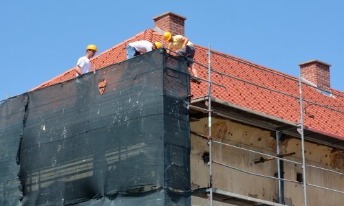 Hladan tuš: Ove godine ništa od natječaja za energetsku obnovu kuća, odgađaju se projekti obnove fasada i zamjene stolarije