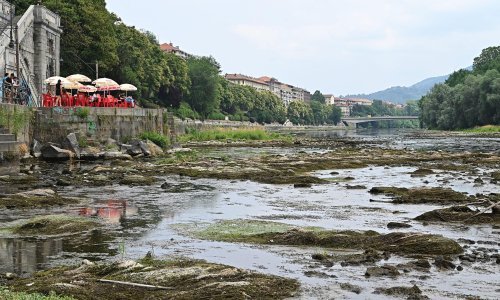 [FOTO] Strašna suša pogodila Italiju: Rijeka Po ima najniži vodostaj u 70 godina, u Laziju građani ne smiju zalijevati vrtove i puniti bazene