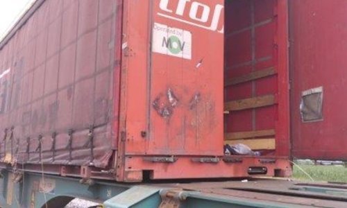 Iz vagona se čuo plač i zapomaganje: Policija među kutijama pronašla devetero migranata, među njima pet maloljetnika