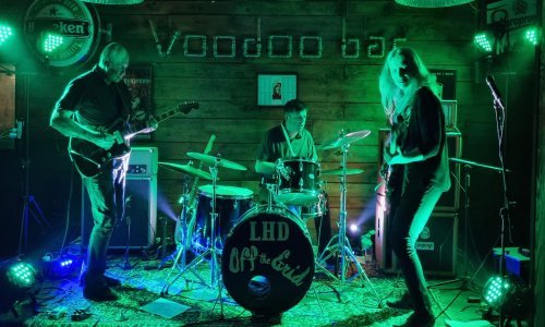 LHD u Sisku: Bivši članovi Bambi Molestersa održali koncert pred domaćom publikom