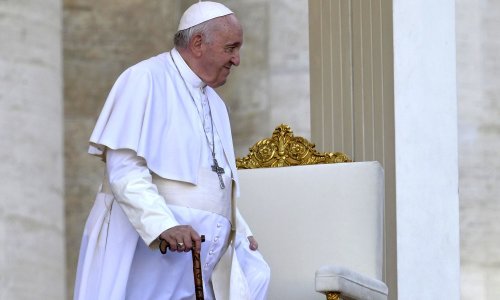Papa Franjo osudio raketiranje ukrajinskog trgovačkog centra: 'To je barbarski napad'