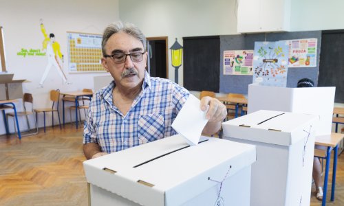 Split u drugom krugu bira gradonačelnika, prvi neslužbeni rezultati očekuju se oko 20 sati