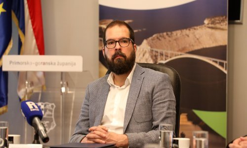 Zamjenik župana Braut: Projekt dogradnje luke na Lošinju kasni zbog aktivizma stanovnika Ilovika, u tijeku su pregovori o nastavku radova