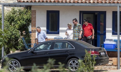 [FOTO] U tijeku policijska akcija Dorina: Pretresi i privođenja zbog muljaža s prostornim planovima u Istri