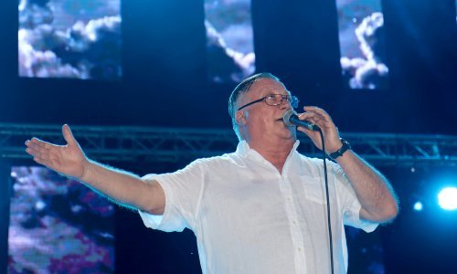 Halid Bešlić završio na operaciji srca, njegova supruga otkrila kako se osjeća