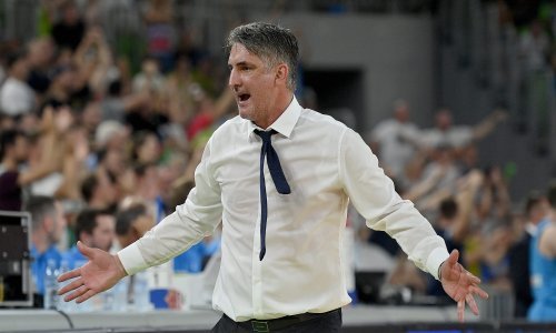 Izbornik Mulaomerović je tijekom utakmice pokazivao veliku nervozu, nakon nje poželio ju što prije zaboraviti