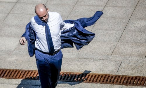 U kontejnerima 5000 ljudi; Paladina će biti nezadovoljan ako do zime ne vrati 200 do 300 u njihove domove