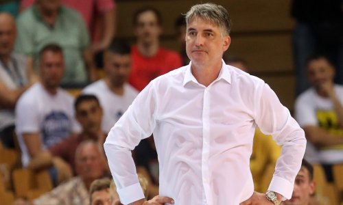 Hrvatski izbornik Damir Mulaomerović pokušavao je pronaći razloge poraza, ali teško je to kad te sredi košarkaška 'velesila' kao što je Finska