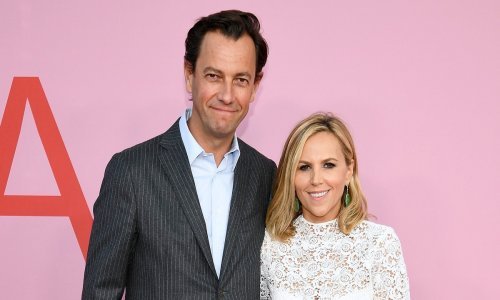 Ovo nije još jedna priča o ljubavi bogatih i slavnih: Iza jednog od istaknutijih modnih brendova, onog koji nudi luksuznu, ali pristupačnu modu, stoji moćan par