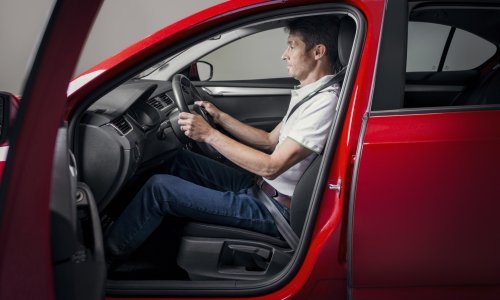 [FOTO] Sjedite li udobno u svom automobilu dok vozite? A što je sa sigurnošću?