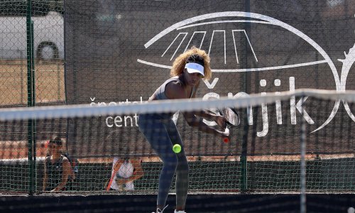 Venus Williams stigla privatnim avionom u Zadar i odmah odradila trening; evo tko joj je bio partner i što radi u gradu košarke
