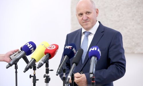 Bačić: Prihvatljivo je da naši partneri podržavaju oporbenu inicijativu o pobačaju