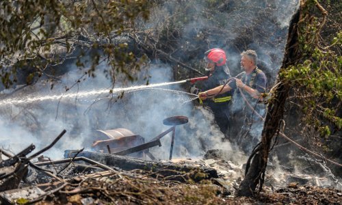 Trenutno u Dalmaciji bukte tri požara, vatrogasci upozoravaju: Imamo pune ruke posla, budite oprezni