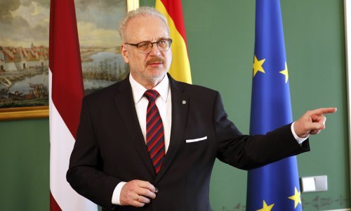 Osim povećanja vojnog proračuna, predsjednik Latvije predlaže i obvezni vojni rok za žene i muškarce