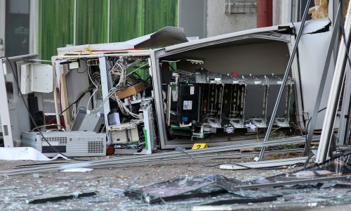 U Zagrebu usred noći raznesen još jedan bankomat, oštećen i poslovni prostor